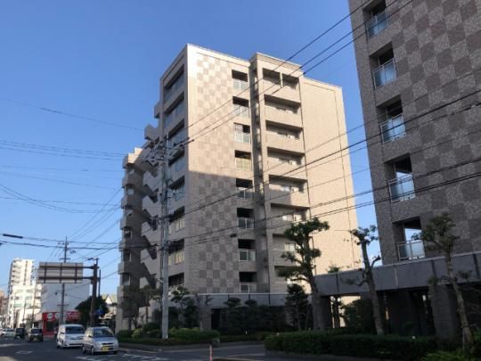 ���ꌧ����s�V�_�̃}���V�����̊Ԏ�